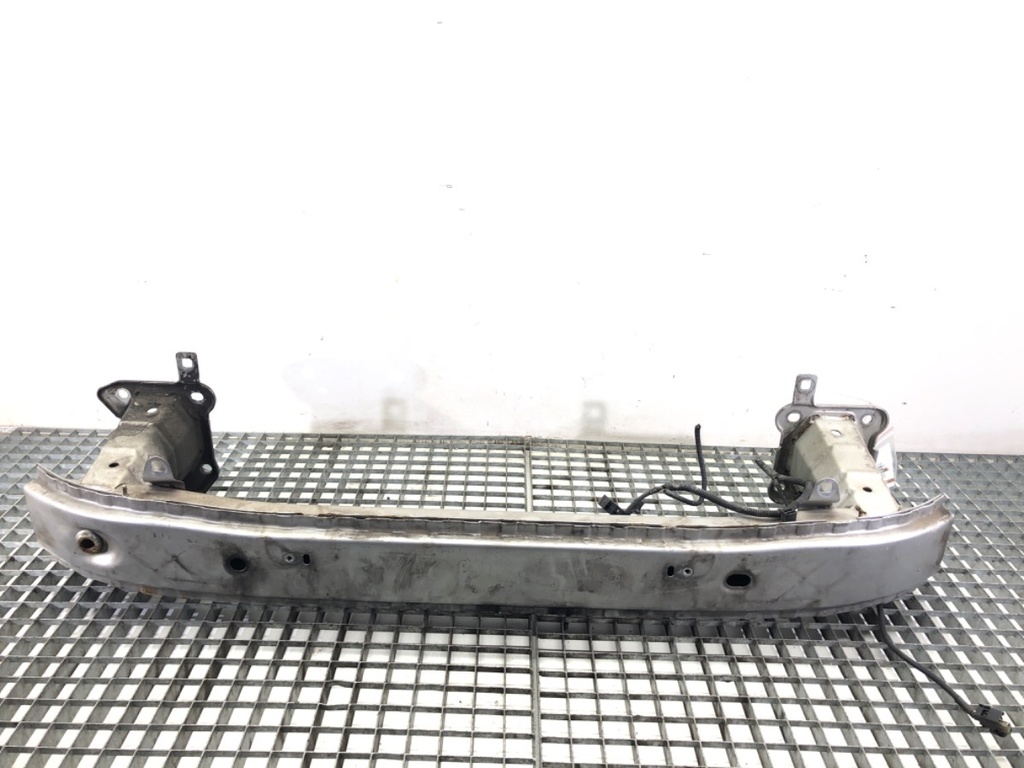[STARK-791539] Barra de parachoques delantero Volvo V50 (545) 1.6 D 2005-2012