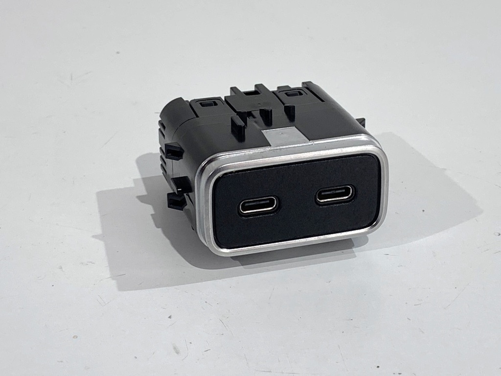 [STARK-797087] Puerto USB Mercedes-Benz GLE (V167) 2018-