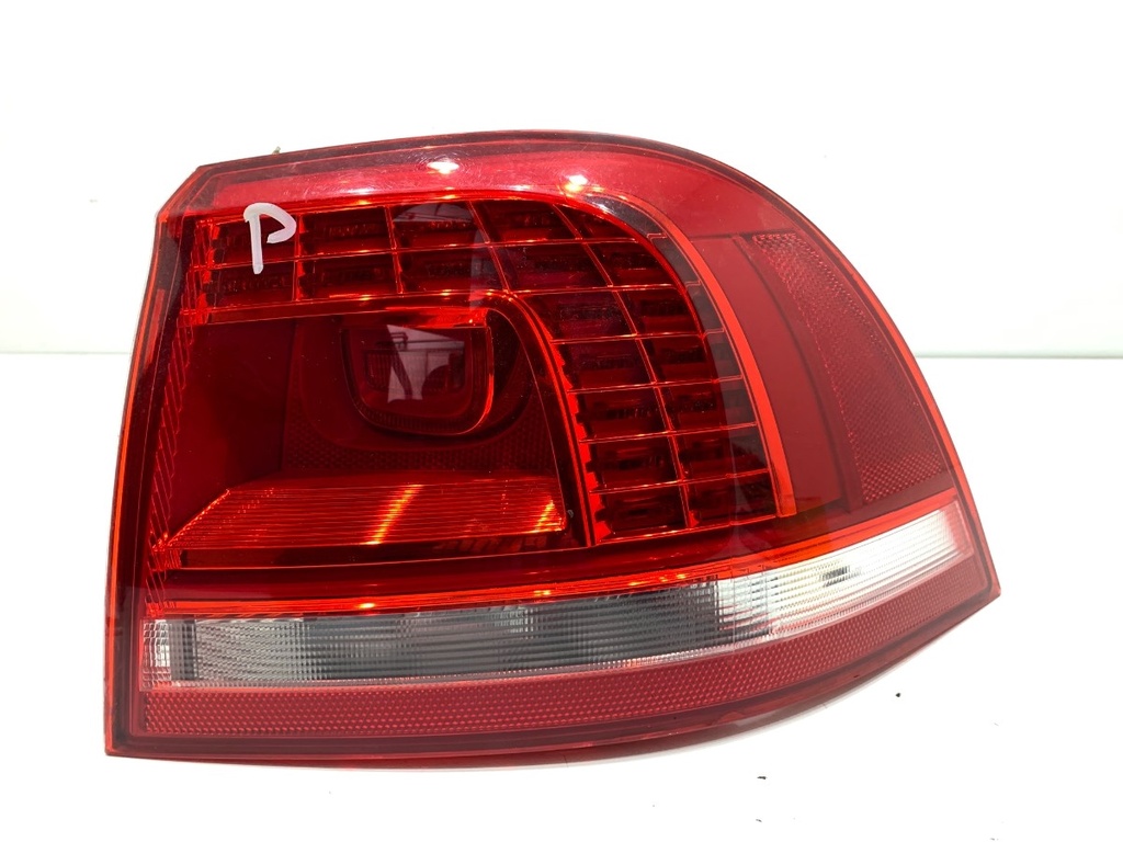 [STARK-885508] Piloto trasero derecho VW Touareg (7P5, 7P6) 2010-2018