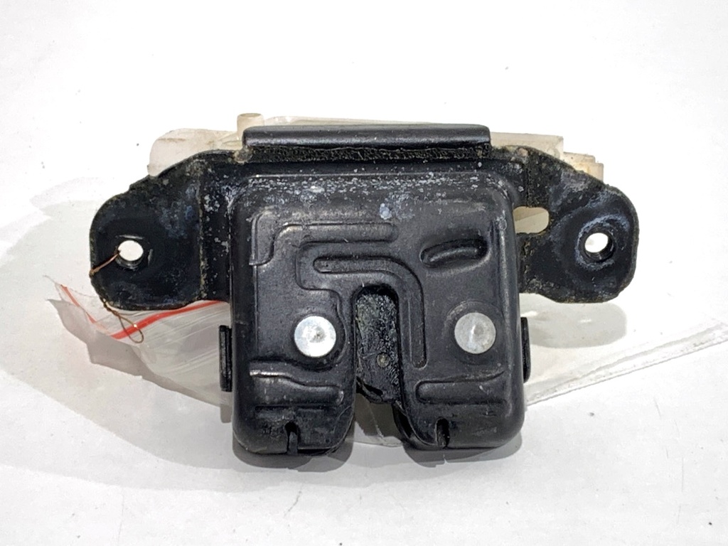 [STARK-800758] Cierre de portón trasero Toyota Yaris (_P13_) 1.3 73 kW 2010-2022