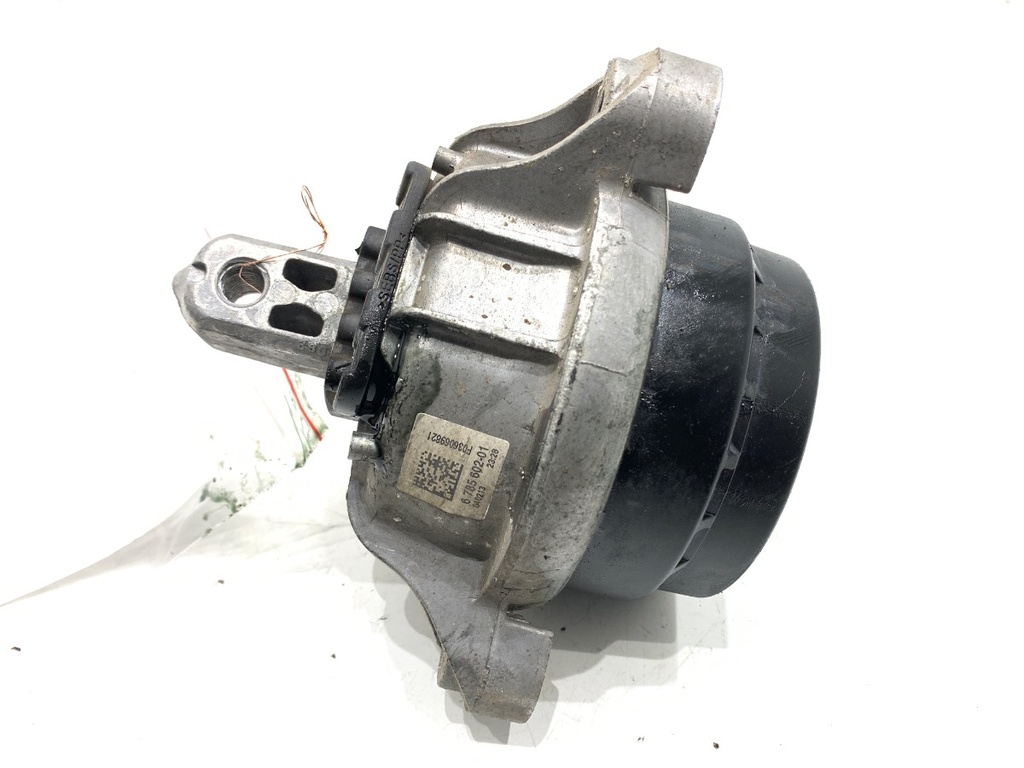 [STARK-813617] Soporte de motor derecho BMW 5 Gran Turismo (F07) 2009-2017