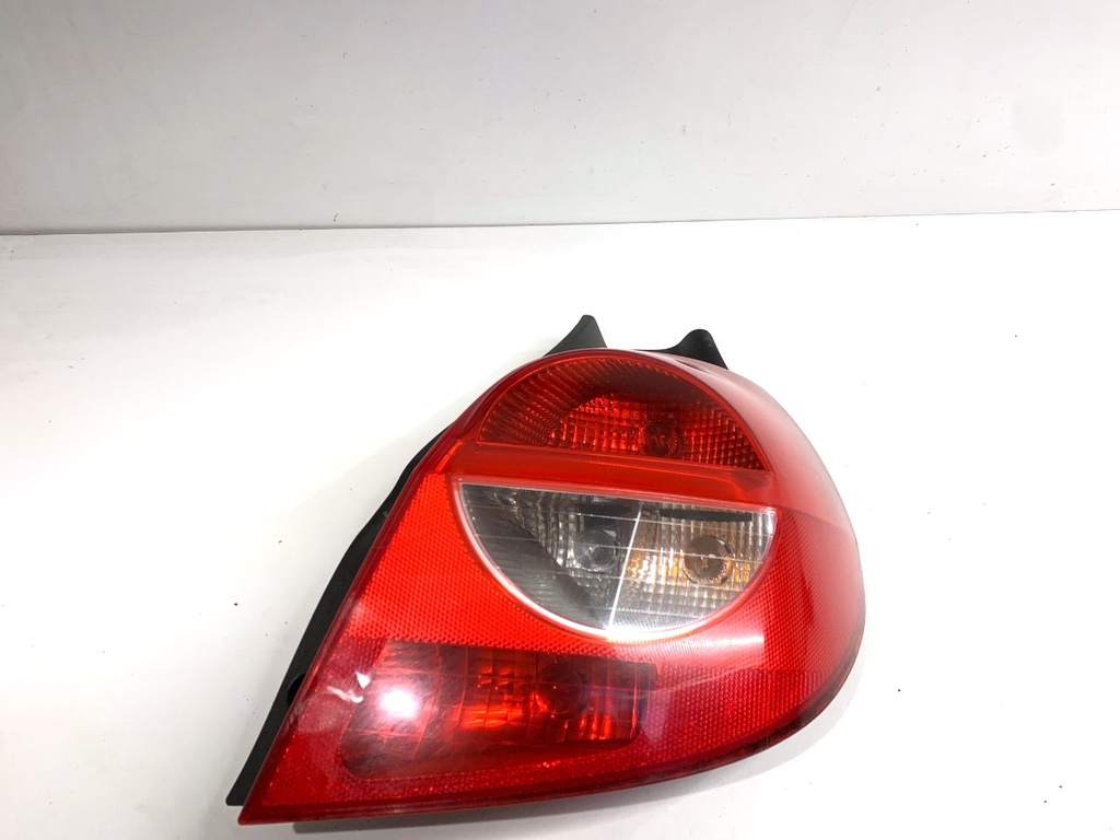 [STARK-822443] Piloto trasero derecho RENAULT CLIO III (BR0/1, CR0/1) 2005-2014