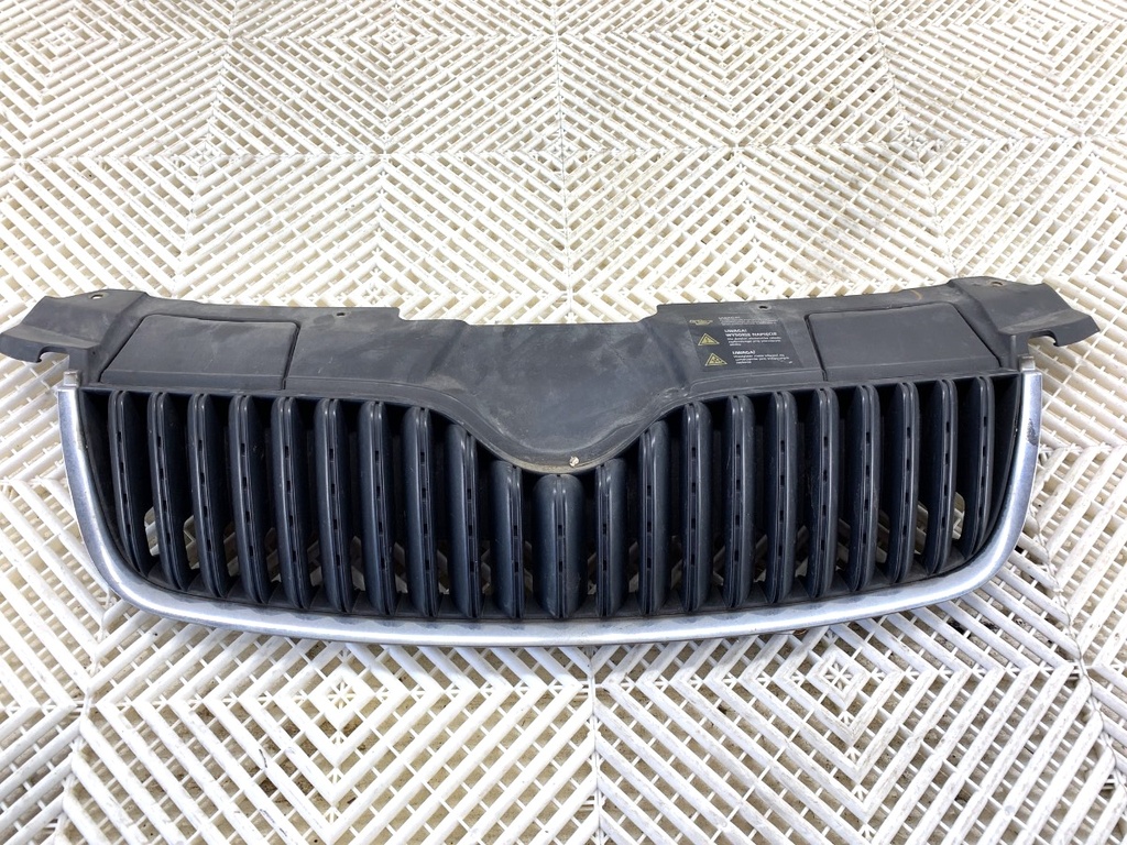 [STARK-822921] Rejilla de parachoques SKODA ROOMSTER (5J7) 2006-2015