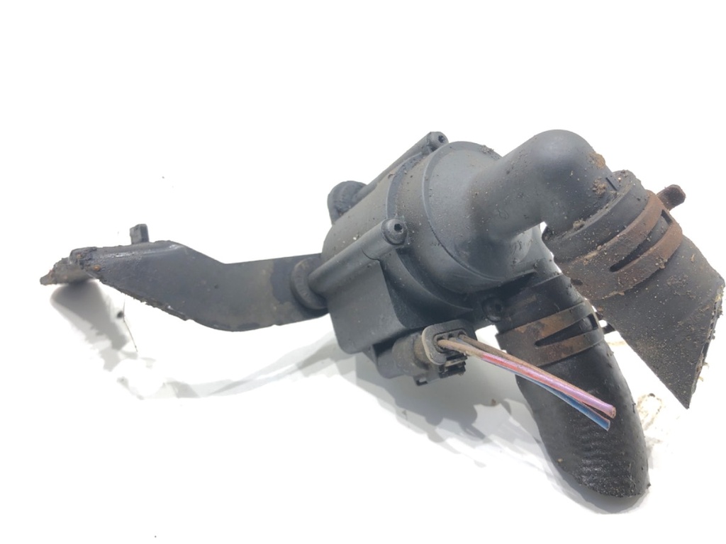 [STARK-824289] Bomba de agua adicional VW Tiguan (5N_) 2.0 TDI 2007-2018