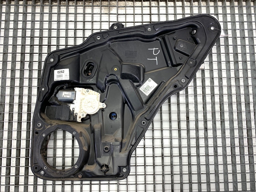 [STARK-824294] Elevalunas trasero derecho VW Tiguan (5N_) 2007-2018 2.0 TDI 4motion 103 kW