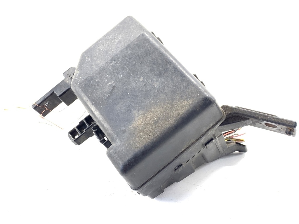 [STARK-827765] Caja de fusibles SUZUKI SWIFT III (MZ, EZ) 2005-2022 1.3 (RS 413) 68 kW 92 CV gasolina