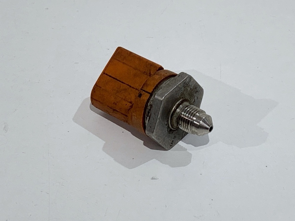 [STARK-827737] Sensor de presión de combustible SKODA ROOMSTER (5J7) 1.2 TSI 63 kW 06J906051D