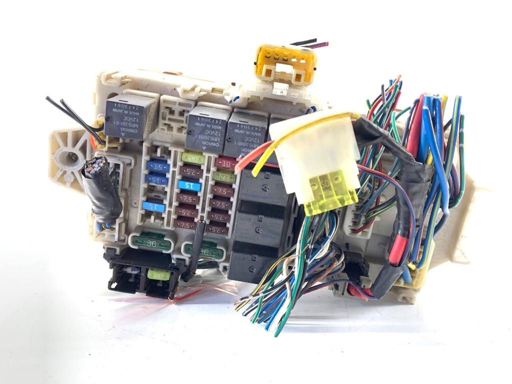[STARK-827898] Caja de fusibles Mitsubishi Outlander I (CU_W) 2.0 (CU2W) 100 kW 136 CV 2003-2006