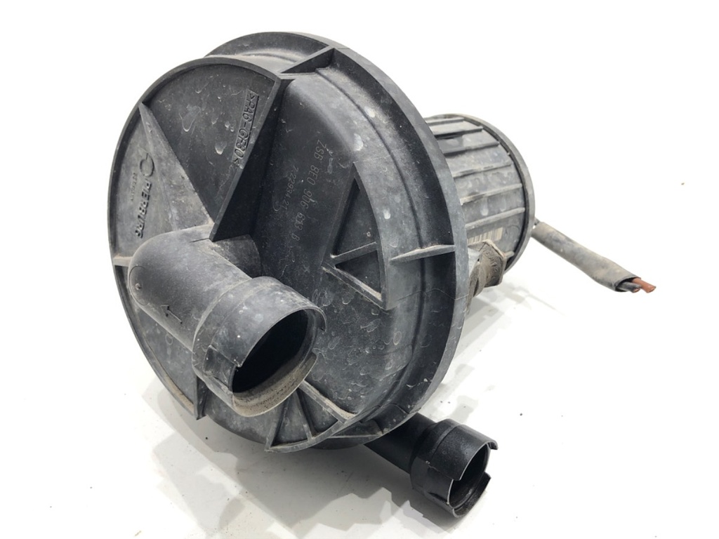 [STARK-834595] Bomba de aire secundario AUDI A4 B6 (8E2) 2.0 gasolina 96kW 2000-2004