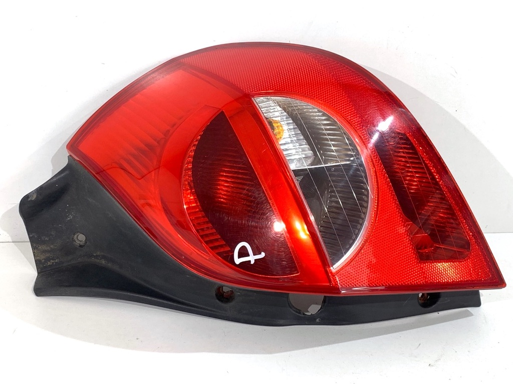 [STARK-852225] Piloto trasero derecho Renault Clio III (BR0/1, CR0/1) 1.5 dCi 63 kW (86 CV) 2005-2012
