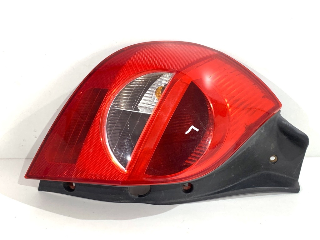 [STARK-852226] Óptica trasera izquierda RENAULT CLIO III (BR0/1, CR0/1) 2005-2014