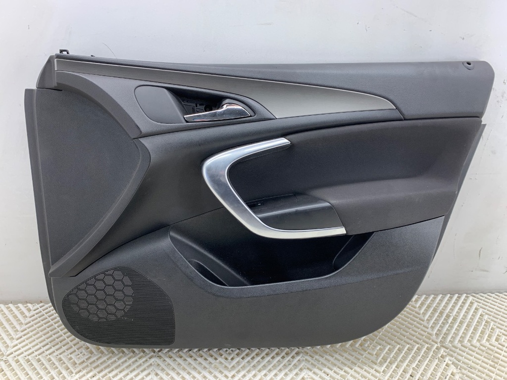 [STARK-866792] Panel de puerta delantero derecho Opel Insignia A (G09) 2008-2017