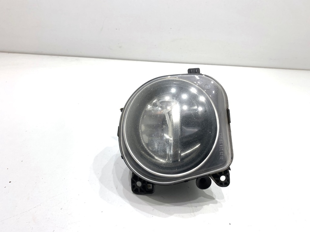 [STARK-874363] Faro delantero derecho halógeno BMW Serie 5 (F10) 2009-2016