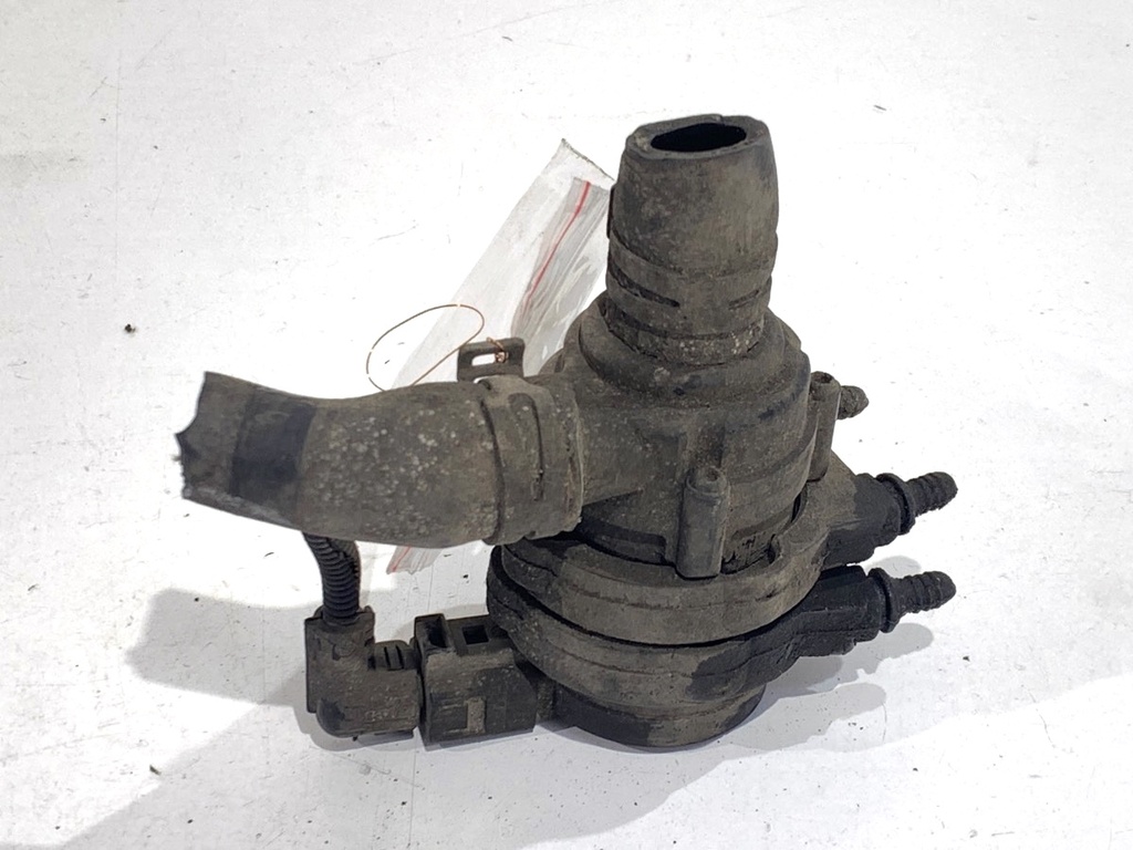 [STARK-878986] Bomba de agua adicional VW Touareg (7LA, 7L6, 7L7) 2002-2013
