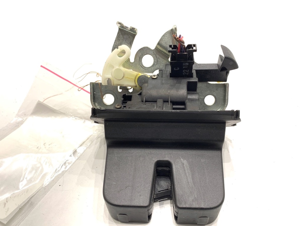 [STARK-880367] Cerradura de portón trasero SKODA Superb II Kombi (3T5) 2009-2015
