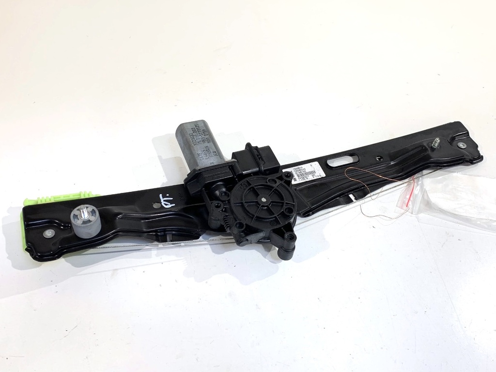 [STARK-881144] Elevador de luneta trasera derecha BMW X1 (F48) 2014-2022