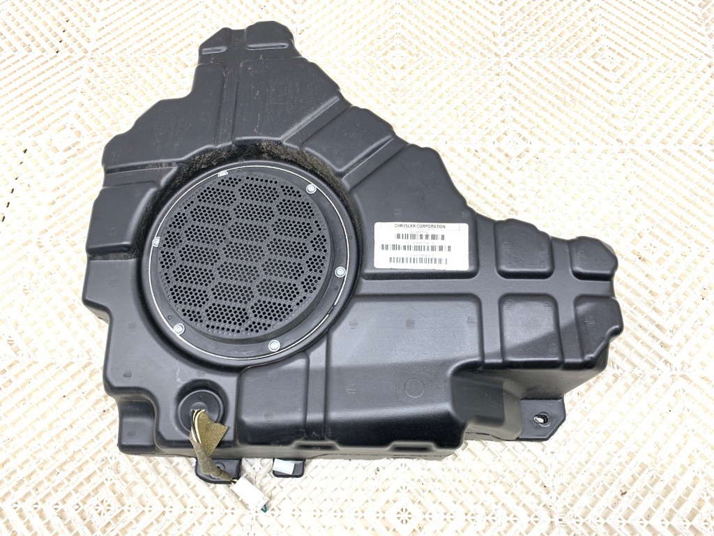 [STARK-881413] Subwoofer Jeep Grand Cherokee IV (WK, WK2) 2010-2022