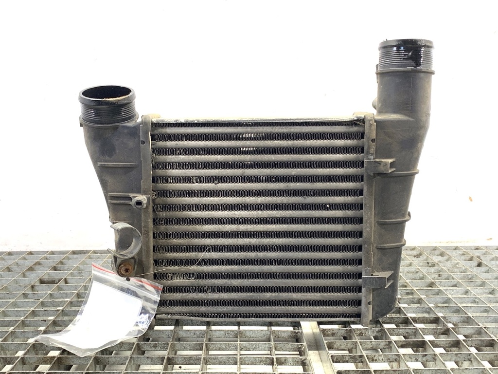 [STARK-885329] Intercooler Audi A4 B7 Avant (8ED) 2.0 TDI 2004-2008