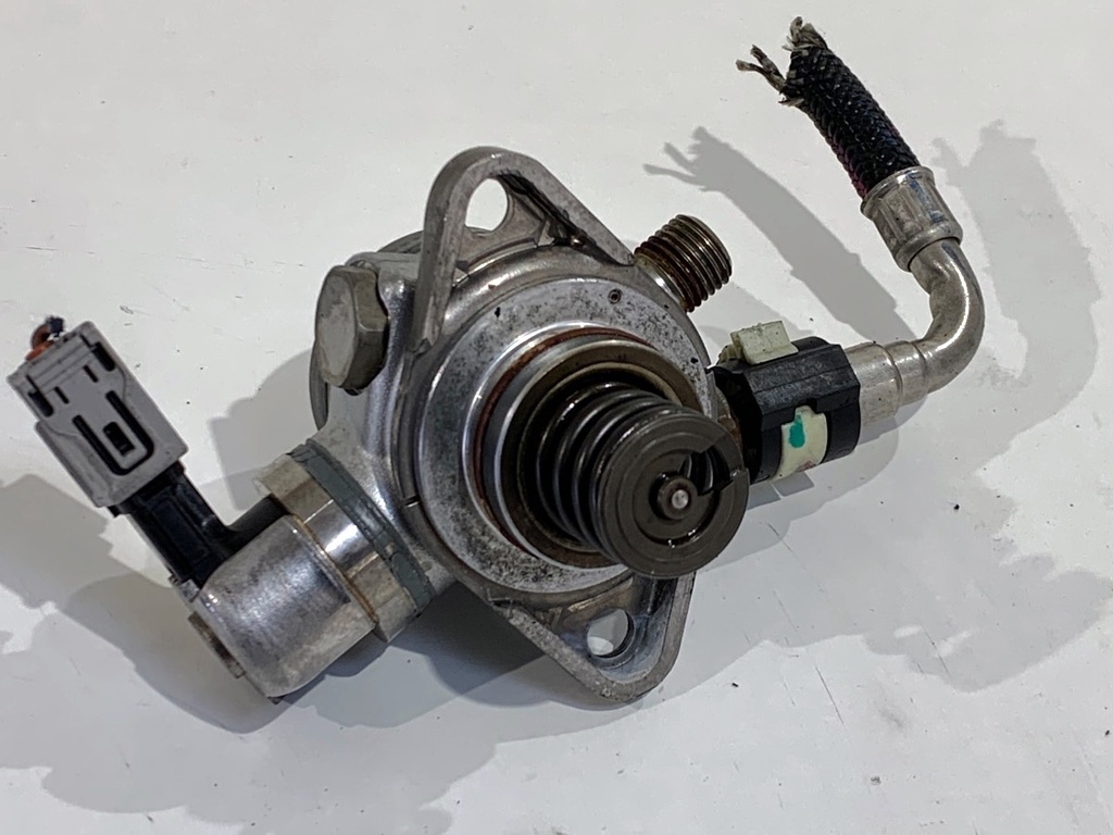 [STARK-870649] Bomba de alta presión FORD ECOSPORT 2.0 Ti-VCT 122 kW CM5E-9D376-DA