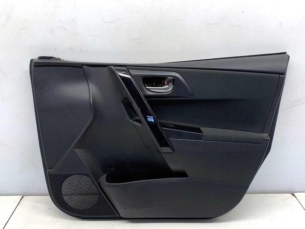 [STARK-894297] Panel de puerta trasero derecho Toyota Auris Kombi (_E18_) 2013-2018