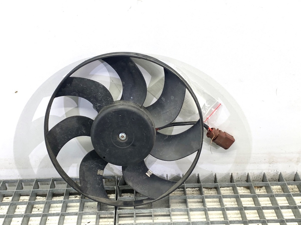 [STARK-894706] Ventilador del radiador del aire acondicionado VW Passat CC B6 (357) 2.0 TDI 103 kW 2008-2012