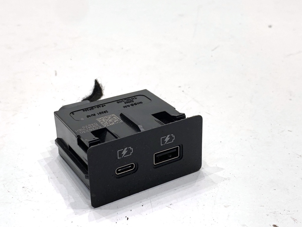 [STARK-899370] Puerto USB Nissan Qashqai III (J12) 2021-2022