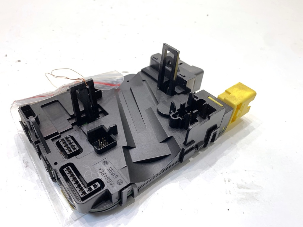 [STARK-904564] Sensor de ángulo de dirección VW Golf V (1K1) 2003-2010