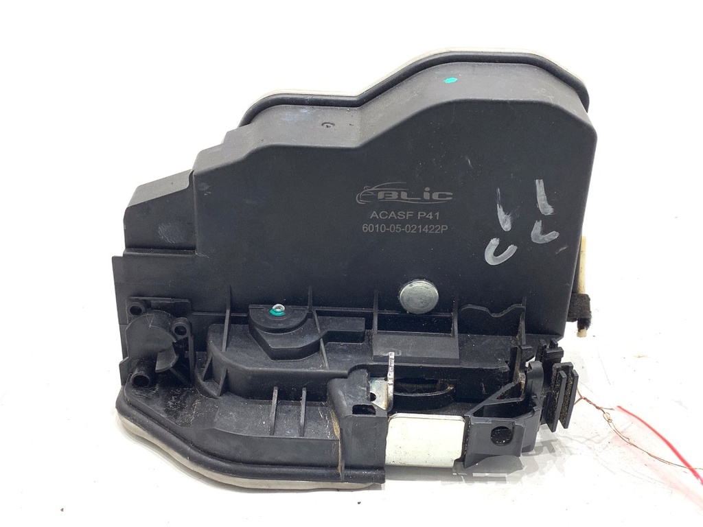 [STARK-913595] Cierre de puerta delantero derecho BMW Serie 3 (F30, F80) 2011-2018