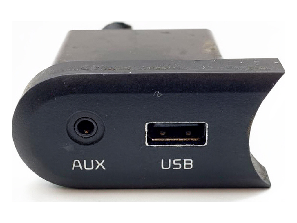 [STARK-916853] Puerto USB KIA CEE'D (JD) 2012-2018