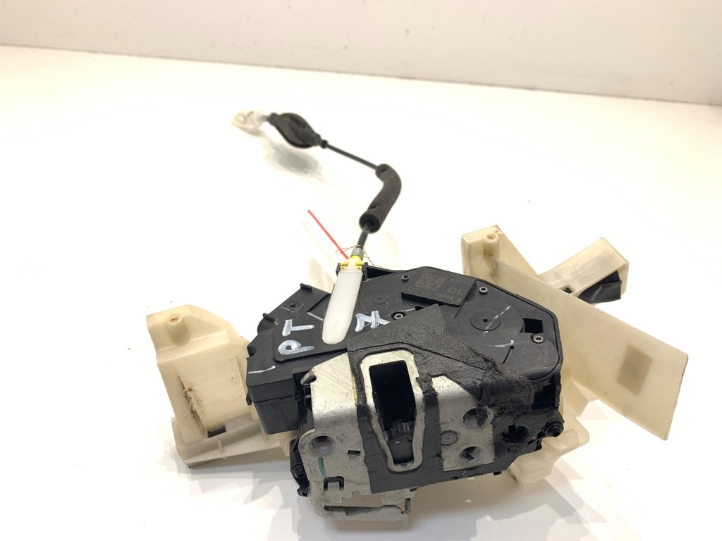 [STARK-922489] Cierre de puerta trasera derecha Ford USA Edge 2014-2022