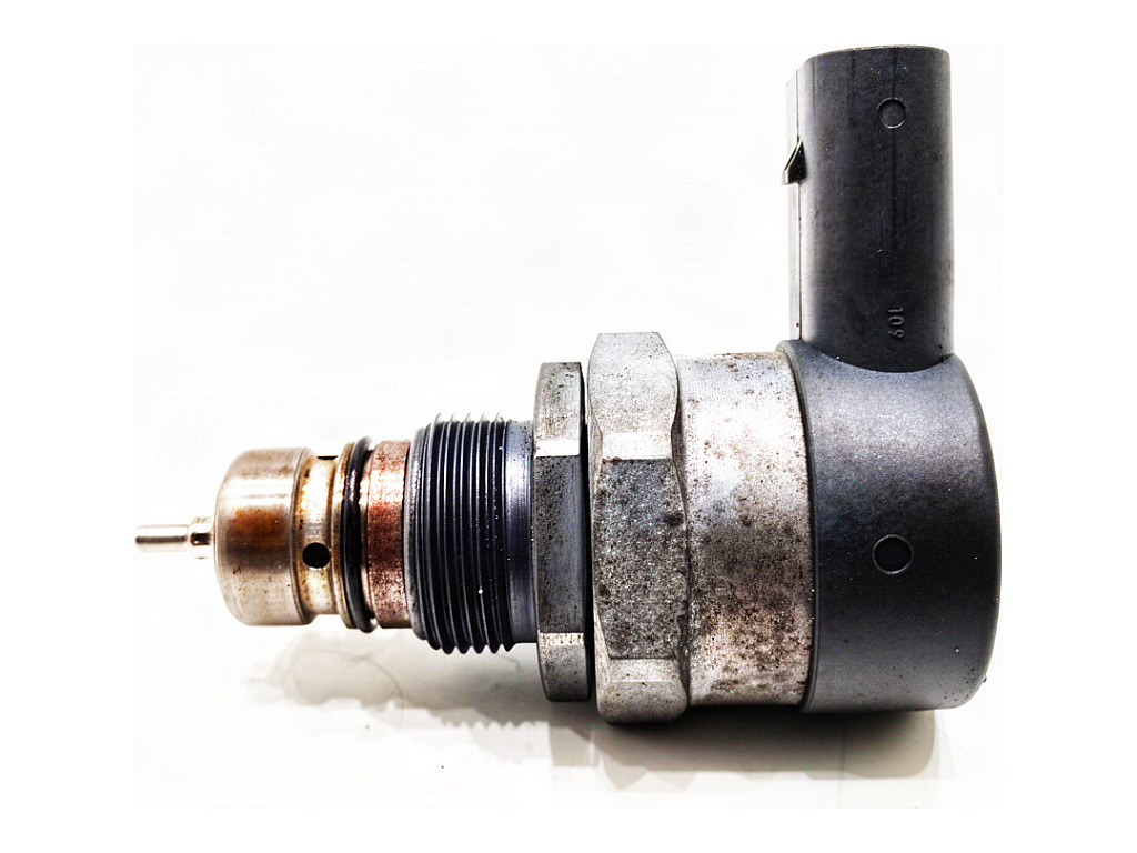 [STARK-933042] Regulador de presión de combustible VW Sharan (7N1, 7N2) 2.0 TDI 177CV 03L906262B