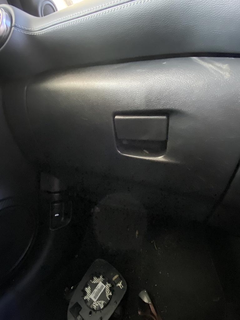 [EPE-100970] Tapa de guantera Nissan Juke F16