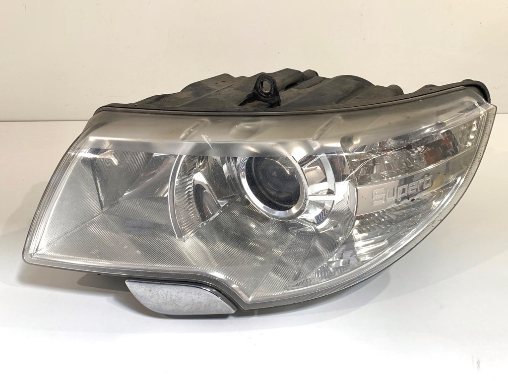 [STARK-905438] Faros delanteros izquierdos SKODA SUPERB II Kombi (3T5) 2009-2015