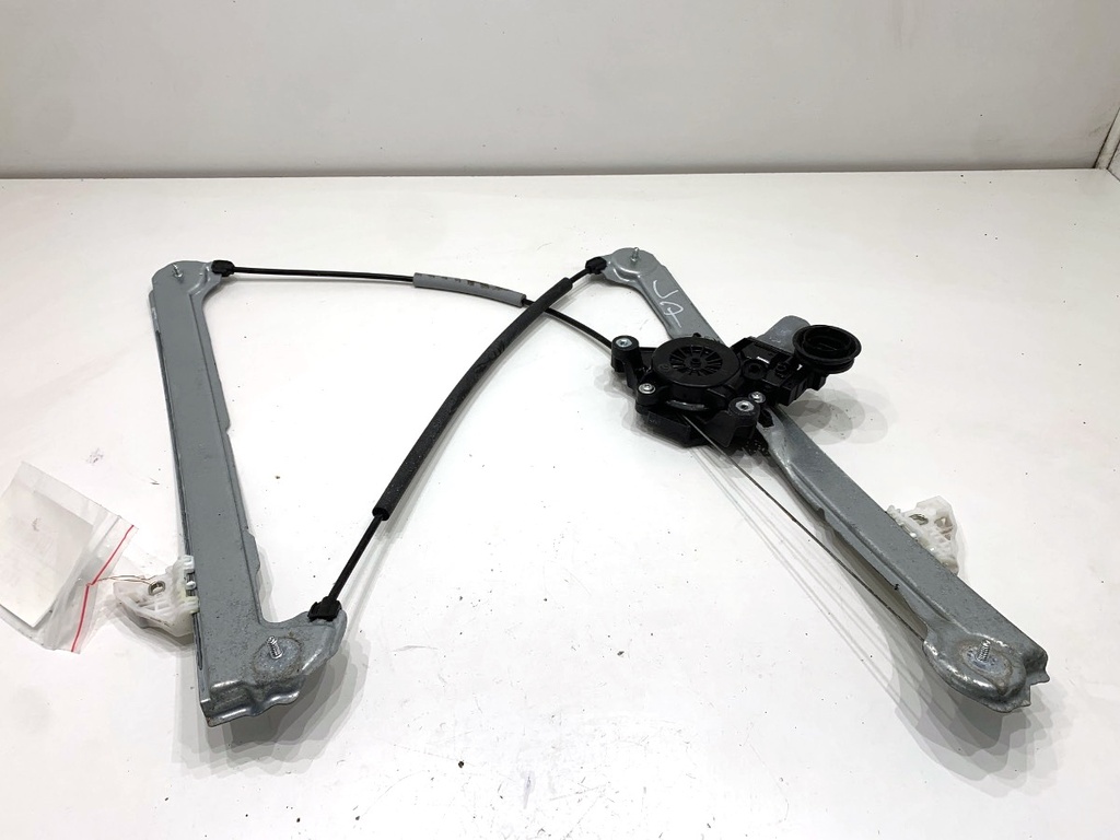 [STARK-892807] Elevalunas delantero izquierdo Mazda 3 liftback (BP) 2018-2022 SKYACTIV-X M Hybrid