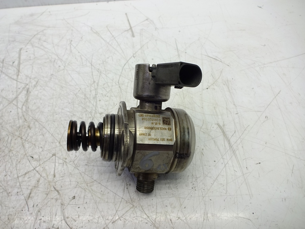 [MTD-341746] Bomba de combustible BMW Serie 5 F07 F10 F11 550 i 4.4 N63B44A 7595339