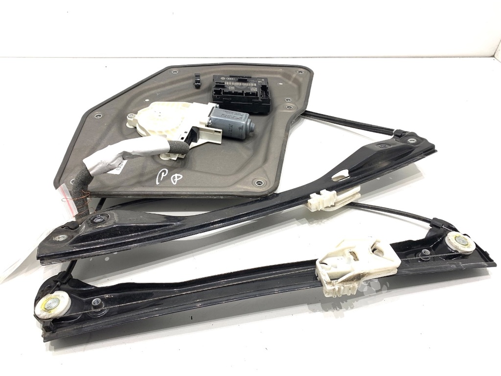 [STARK-880392] Elevador de ventanilla delantero derecho SKODA Superb II Kombi (3T5) 2.0 TDI 125 kW 2009-2015