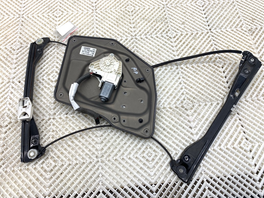 [STARK-905459] Elevador de ventana delantero derecho SKODA SUPERB II Kombi (3T5) 2009-2015