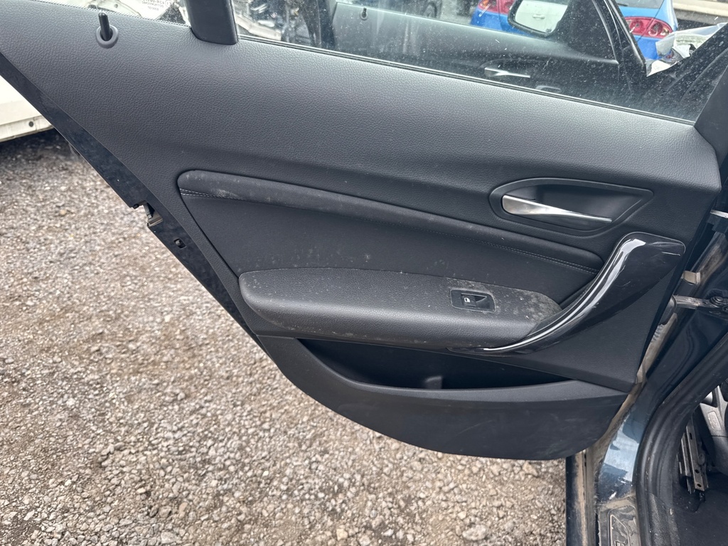 [EPE-103626] Panel interior de puerta trasera izquierdo BMW Serie 1 Sports Hatch 2014