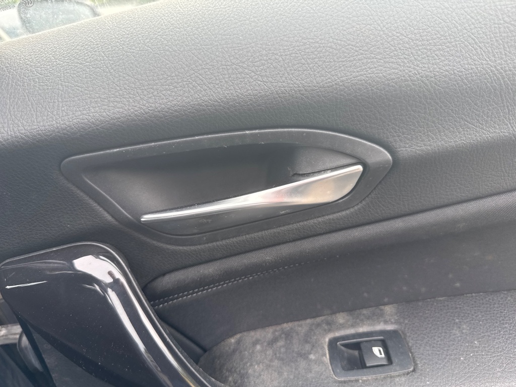 [EPE-103673] Tirador interior puerta trasera derecho BMW Serie 1 Sports Hatch 2014