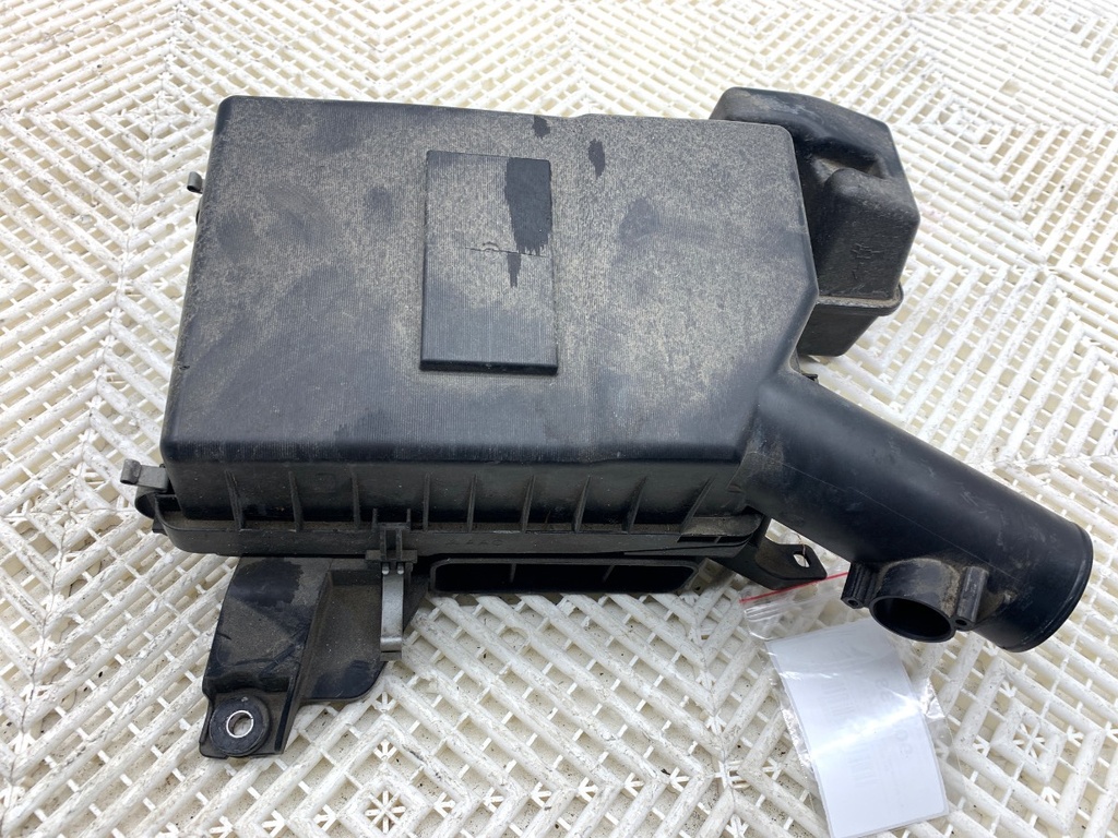 [STARK-906238] Caja de filtro de aire Mitsubishi Outlander III 2.0 Hybrid 4WD 2012-2022