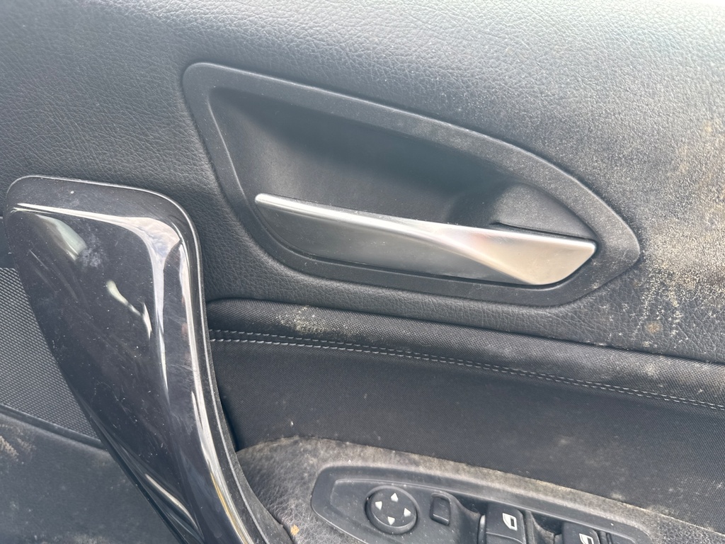 [EPE-103577] Tirador puerta delantera interior derecho para BMW 1 Sports Hatch 2014 B38 MIDNIGHT
