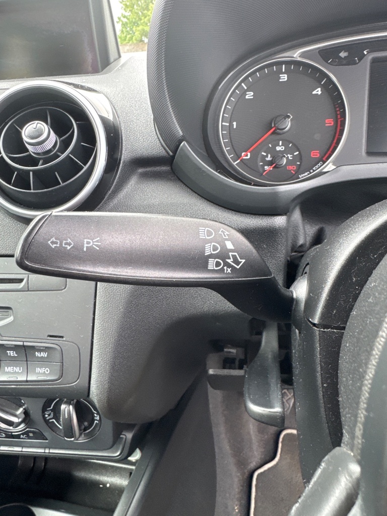 [EPE-103430] Interruptor columna dirección izquierdo Audi A1 8X1 8XK 1.6 TDI 2012