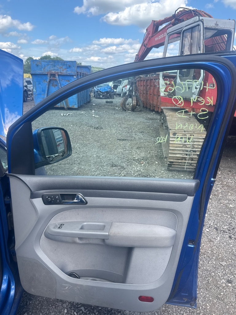 [EPE-106521] Panel de revestimiento interior puerta delantera derecho para VW Caddy III 2008