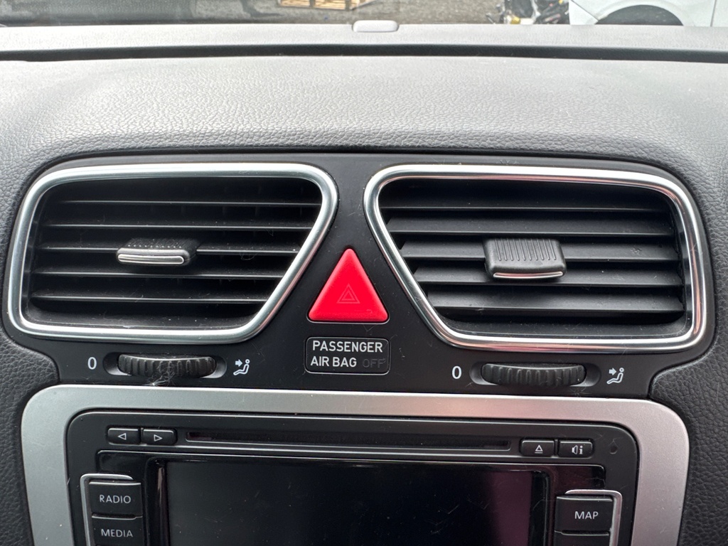 [EPE-103798] Salida de aire calefacción salpicadero VW Scirocco III 2.0 TDI 2009