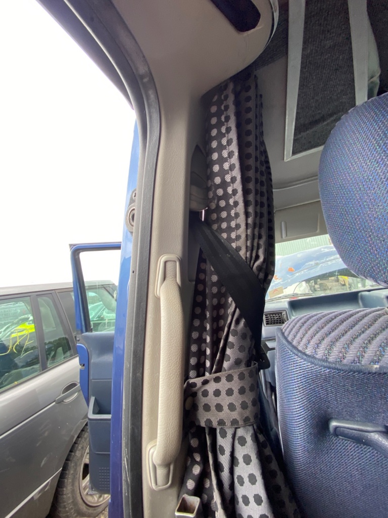 [EPE-107109] Embellecedor pilar B VW Caravelle Mk IV 2.4