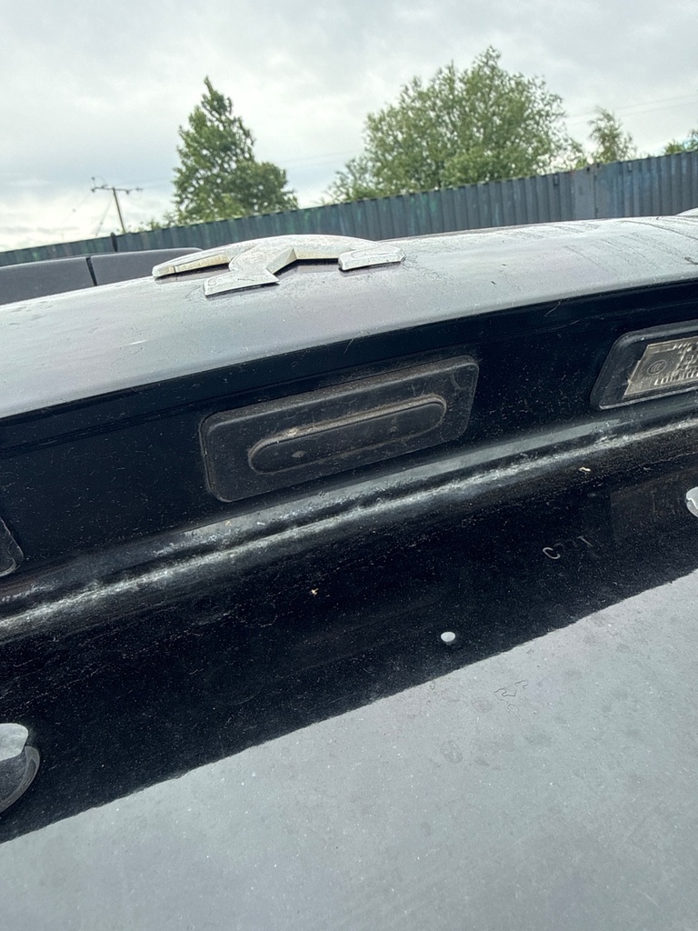 [EPE-107284] Tirador de apertura del portón trasero Peugeot 208 CA 2014 KTV BLACK PEARL PAINT