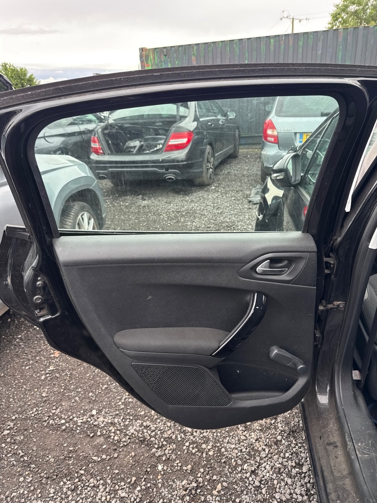 [EPE-107306] Altavoz puerta trasera izquierda Peugeot 208 CA 2014 60 kW (82 CV)