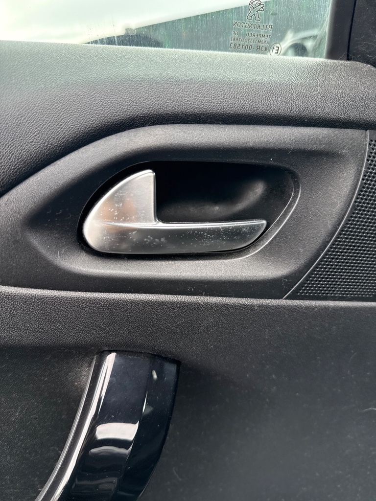 [EPE-107300] Tirador de puerta trasera interior izquierdo 2014 Peugeot 208 CA