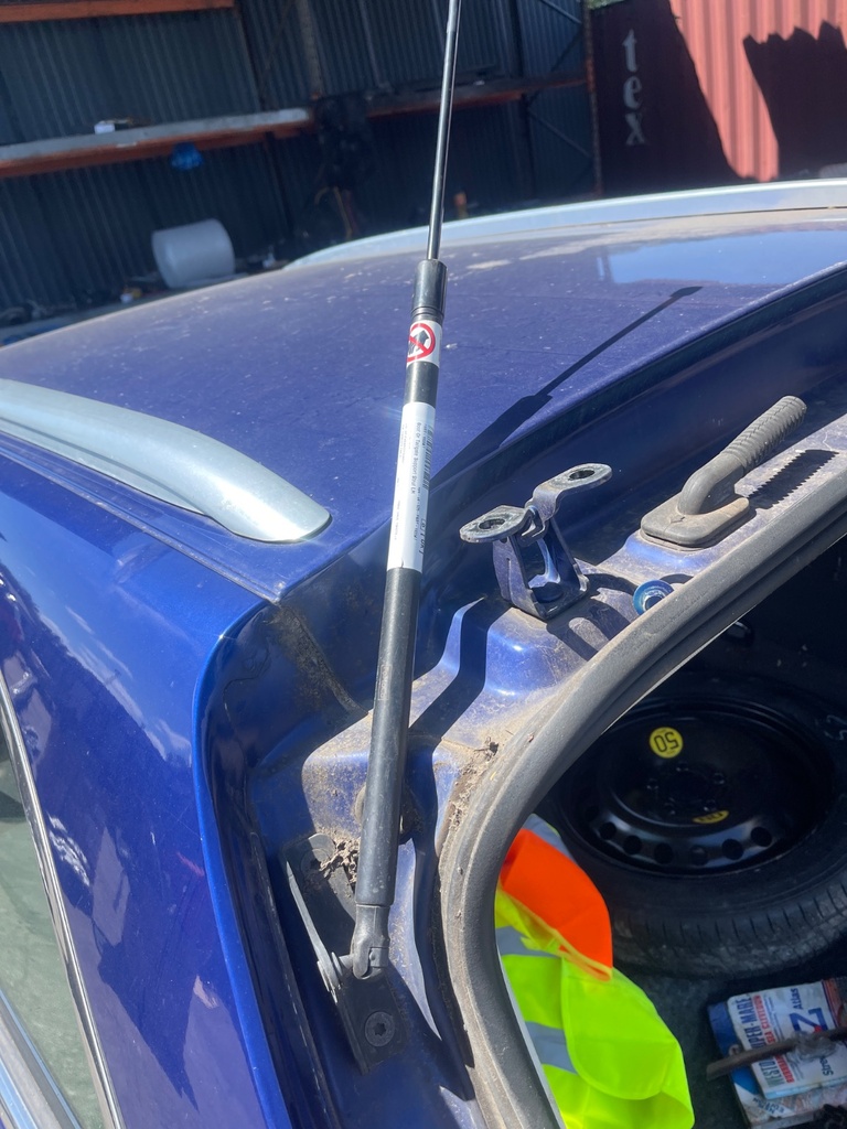 [EPE-108063] Amortiguador de portón trasero izquierdo para Ford Mondeo 2015