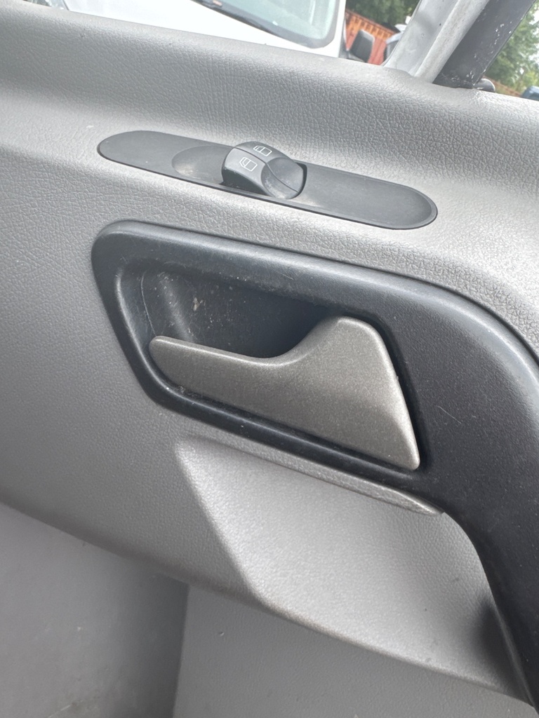 [EPE-108913] Tirador puerta delantera interior derecho Mercedes-Benz Sprinter 2015 Blanco 9147